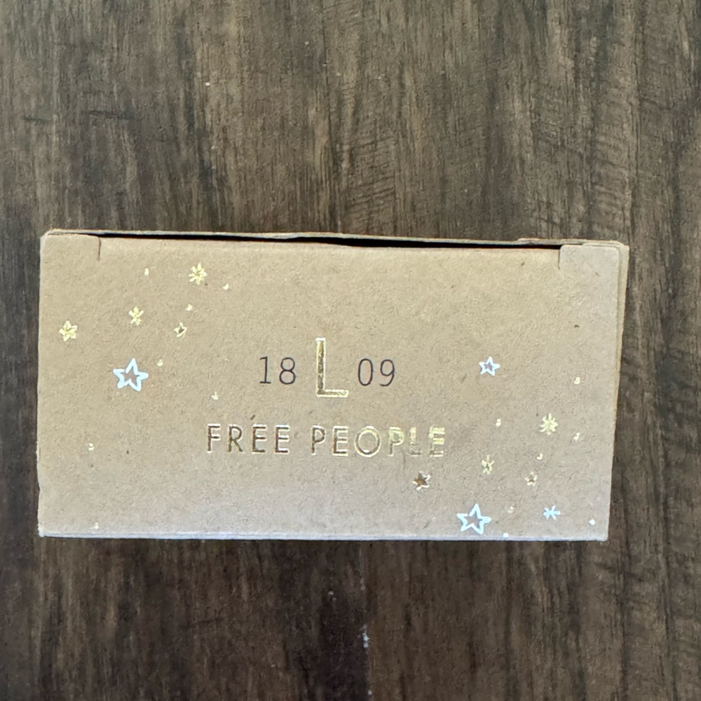 Free People Lodge Body Oil + fragrance Set - Picture 3 of 5